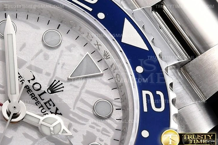 0330 ROLGMT166 – GMT II Snug 977